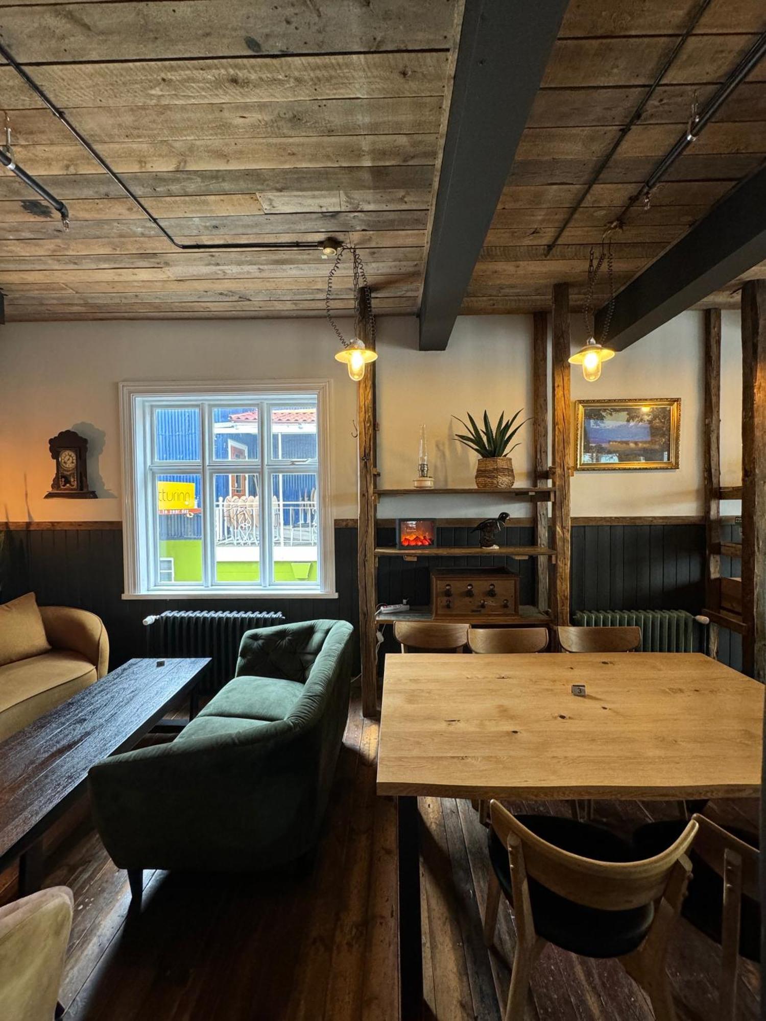 Akureyri Backpackers Hostel Екстериор снимка