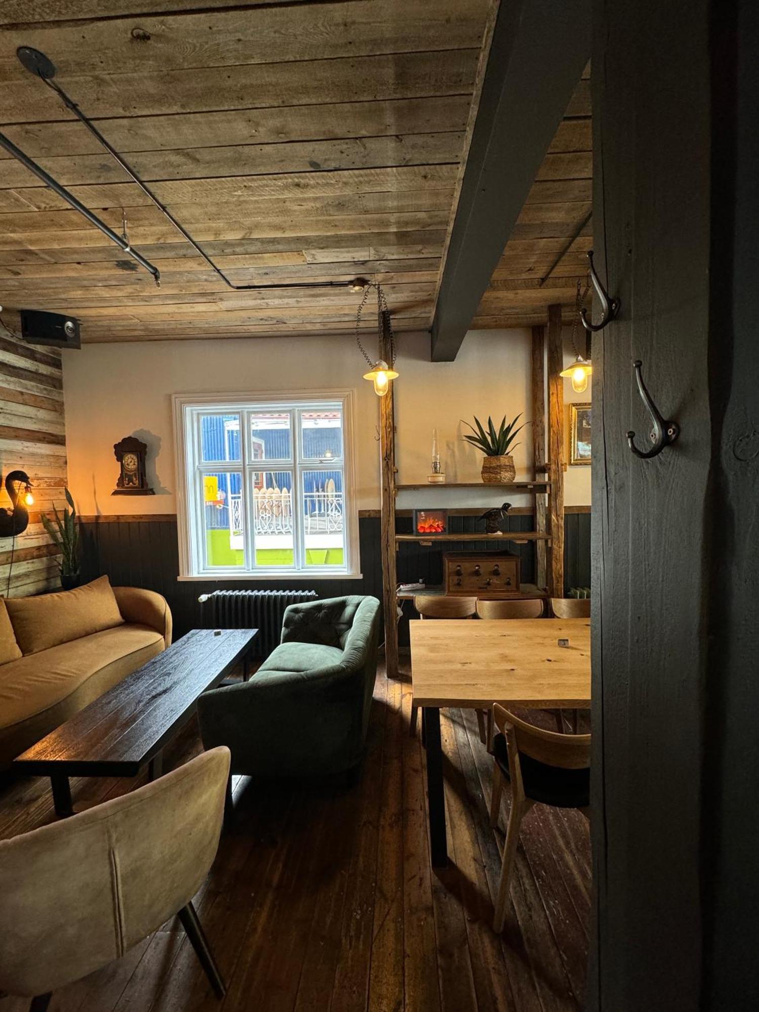 Akureyri Backpackers Hostel Екстериор снимка