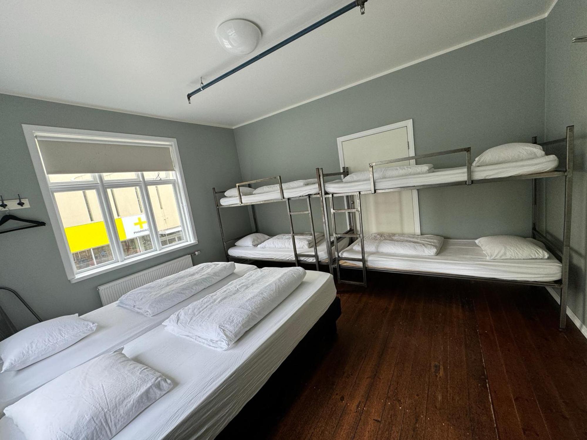 Akureyri Backpackers Hostel Екстериор снимка