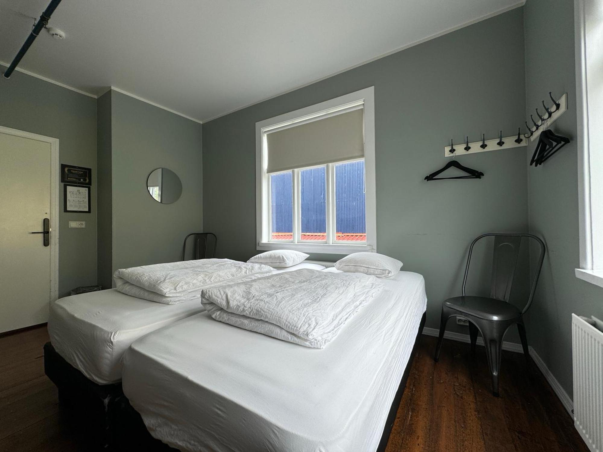 Akureyri Backpackers Hostel Екстериор снимка