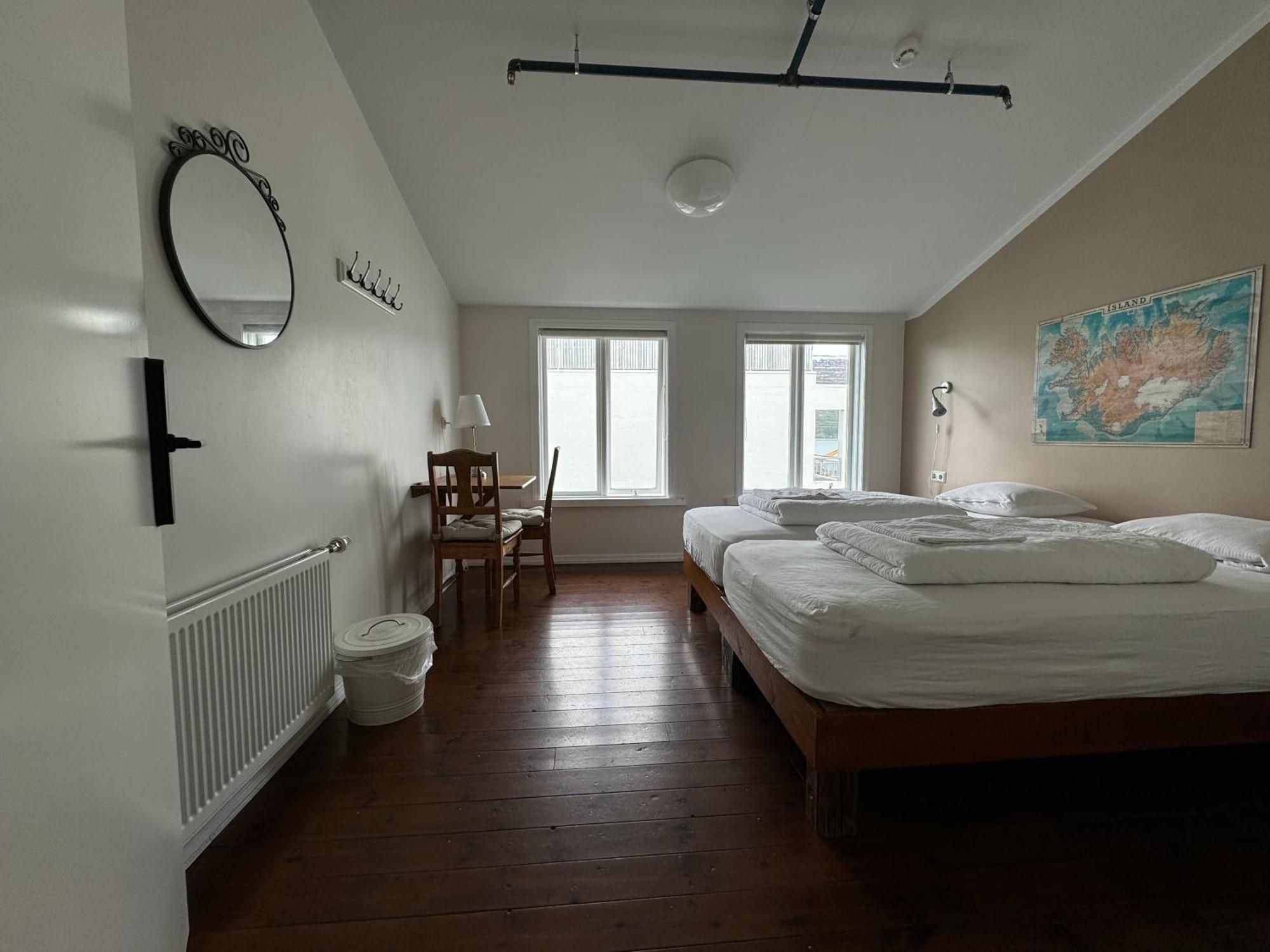 Akureyri Backpackers Hostel Екстериор снимка